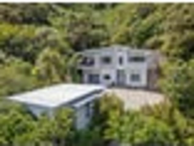 House for sale in Days Bay, Wellington