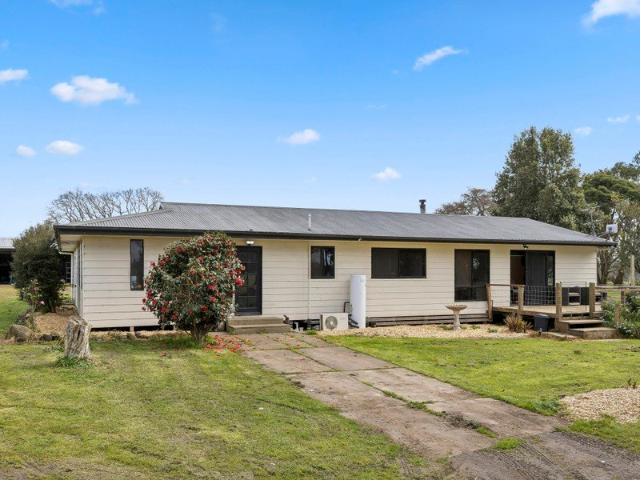 Cottage for sale in Victoria