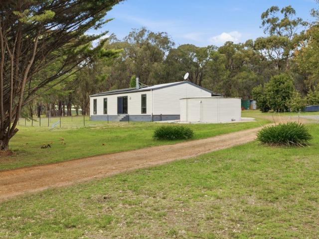 House for sale in Lima East, Victoria