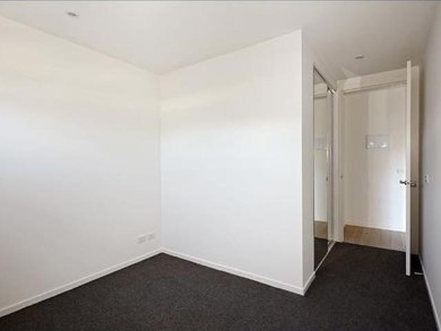 Apartment for rent in St Kilda, Melbourne
