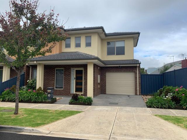 Townhouse for rent in Camerons Creek, Victoria