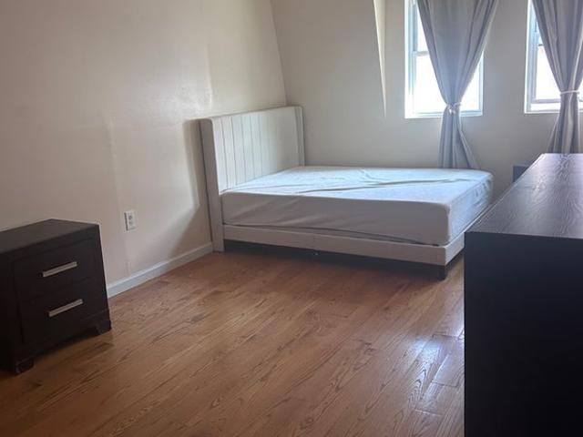 Room for rent in The Bronx, Arverne