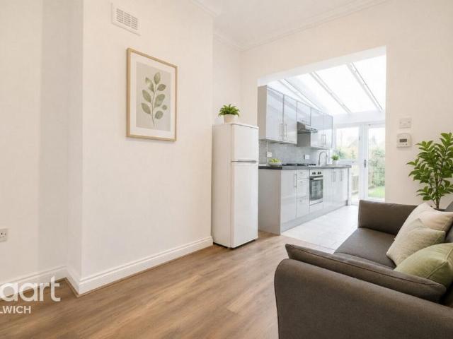 House for rent in Walworth, Greater London