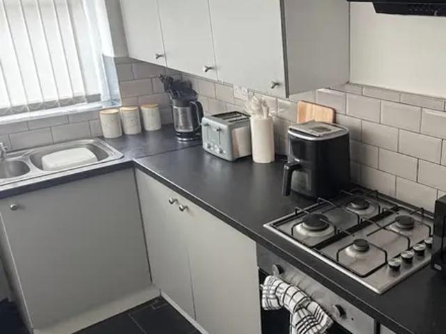 House for rent in Calderstones