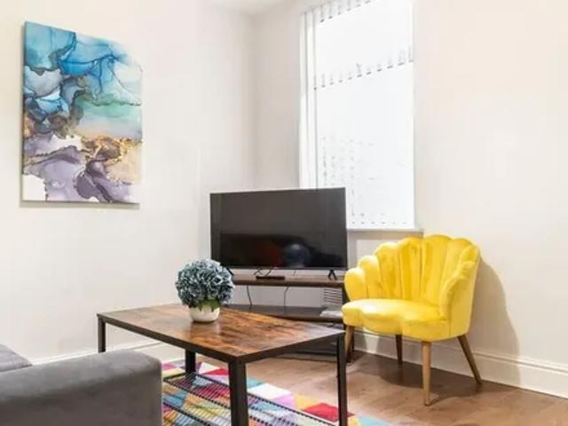 House for rent in Calderstones