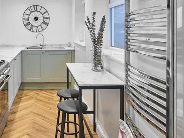 House for rent in Calderstones