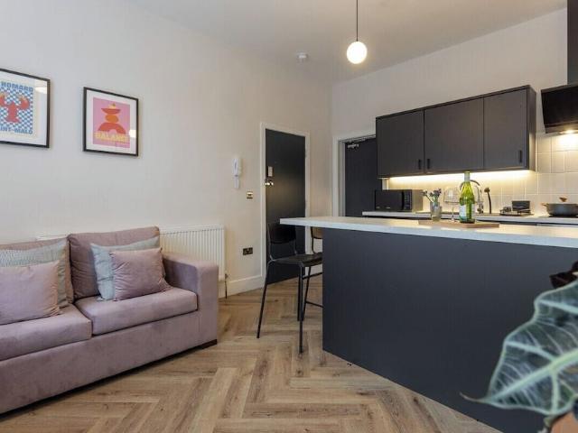 Apartment for rent in Grassendale, Liverpool