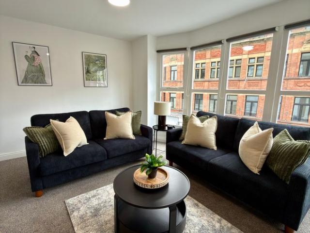 Room for rent in City Centre, Calderstones