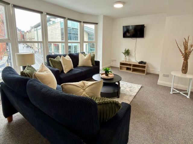 Room for rent in City Centre, Calderstones