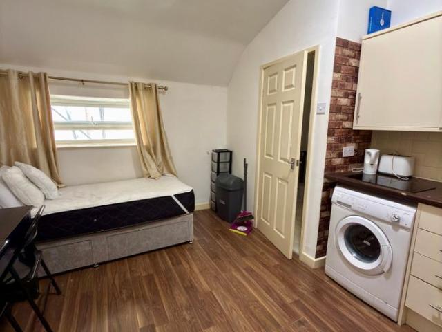 Studio for rent in Ropewalks, Calderstones