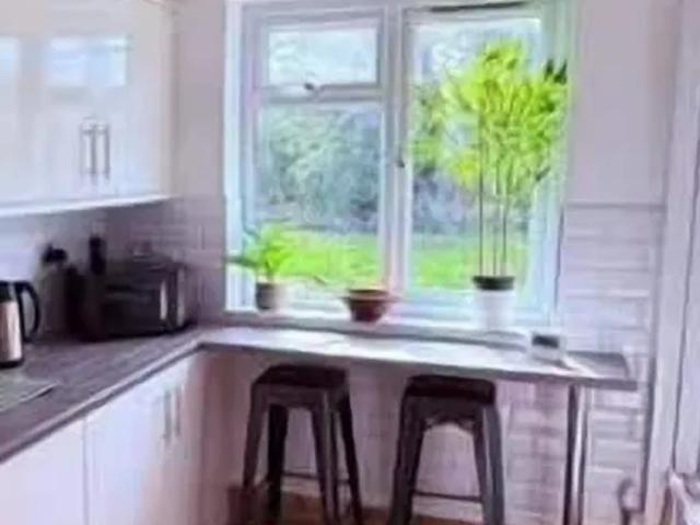 House for rent in Calderstones