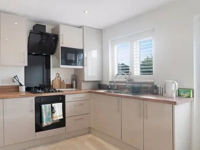 House for rent in Calderstones