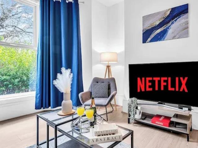 House for rent in Calderstones