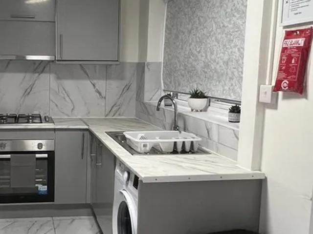 House for rent in Calderstones