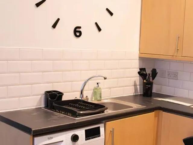 House for rent in Calderstones