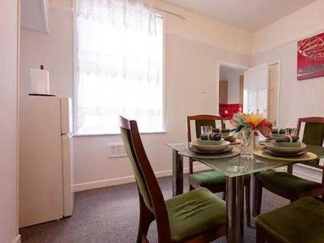 House for rent in Calderstones