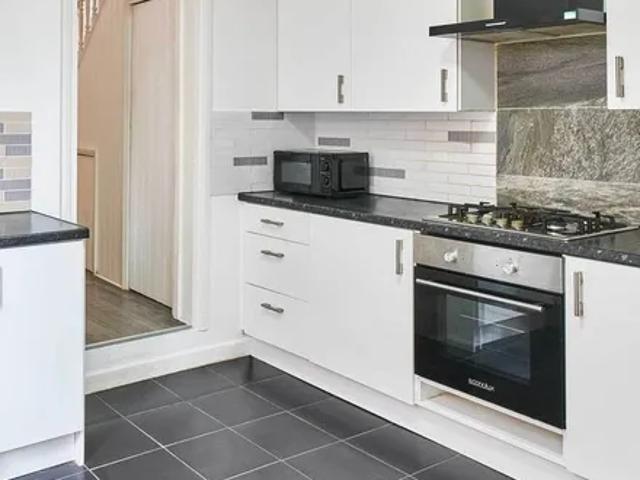House for rent in Cabbage Hall, Calderstones