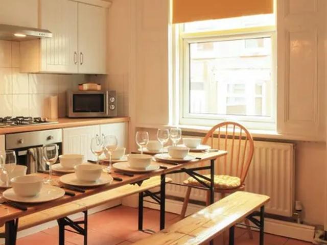 House for rent in Elm Park, Calderstones