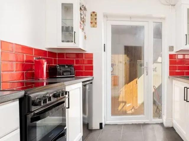 House for rent in Cabbage Hall, Calderstones