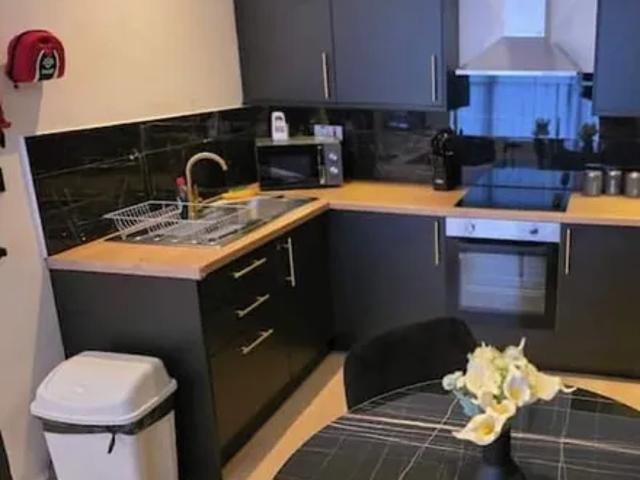 Apartment for rent in Elm Park, Calderstones