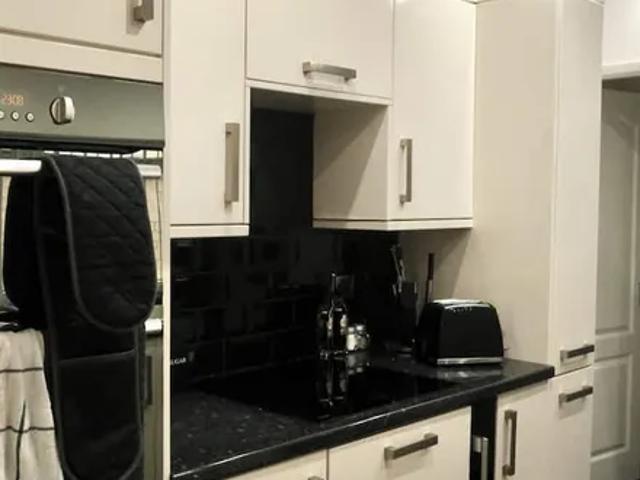 House for rent in Calderstones