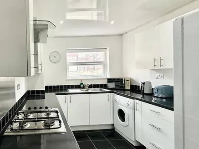 House for rent in Calderstones