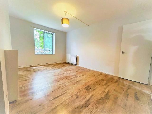 Apartment for rent in Highbury, Greater London