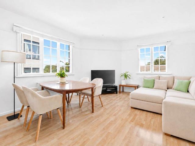 Apartment for rent in Highbury, Greater London