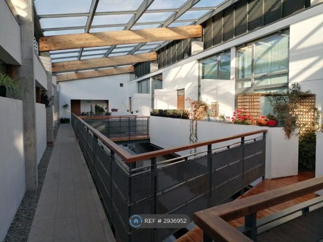 Apartment for rent in City Centre, Georgia