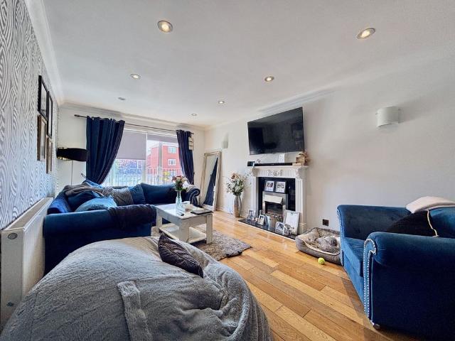 Townhouse for rent in Southport, Birkdale