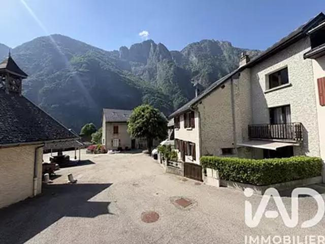 Maison vente à Grenoble, Livet-et-gavet