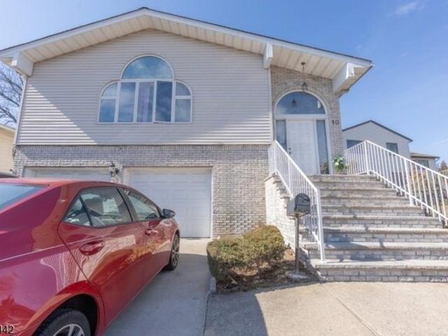 House for sale in Elmwood Park House for sale in Elmwood Park
