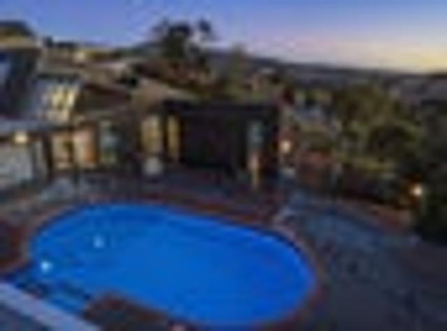 House for sale in Chaslands, Canterbury