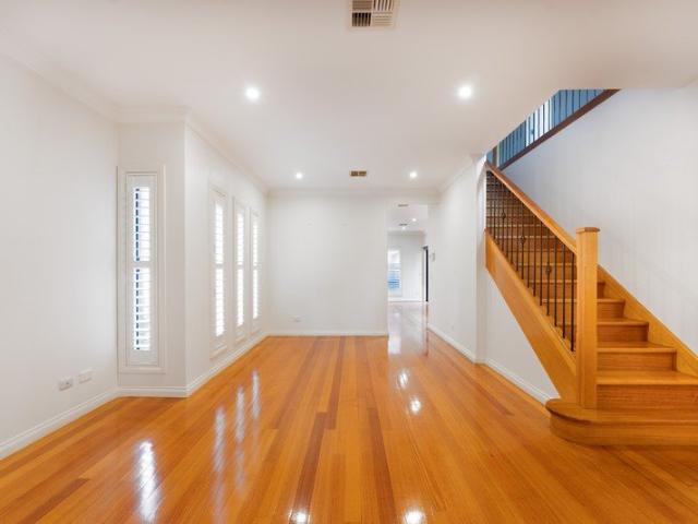 Townhouse for rent in Oakleigh East, Melbourne