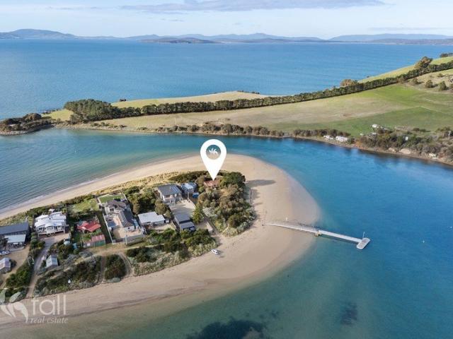 House for sale in Cremorne, Tasmania