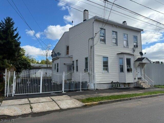 House for sale in Union Square, Elizabeth