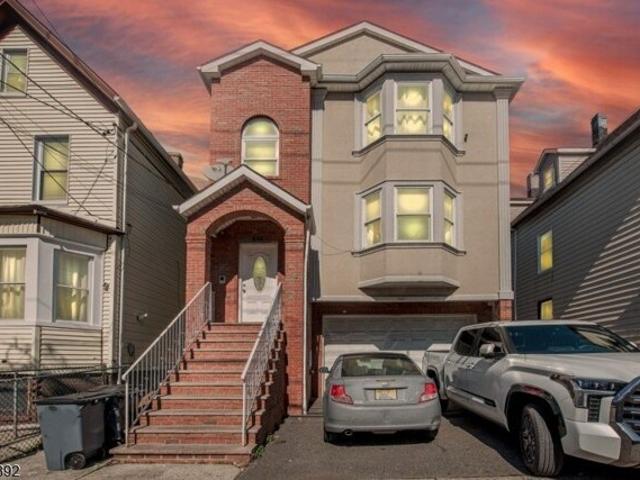 House for sale in Elizabeth, New Jersey