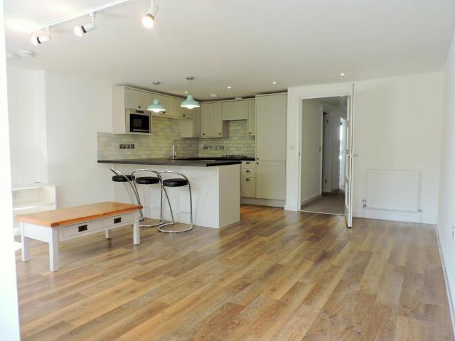 Apartment for rent in Aldrington