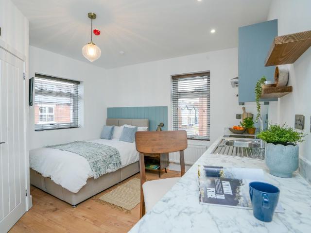 Studio for rent in Normanton, East Midlands