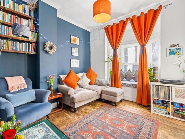 Apartment for rent in Aldrington
