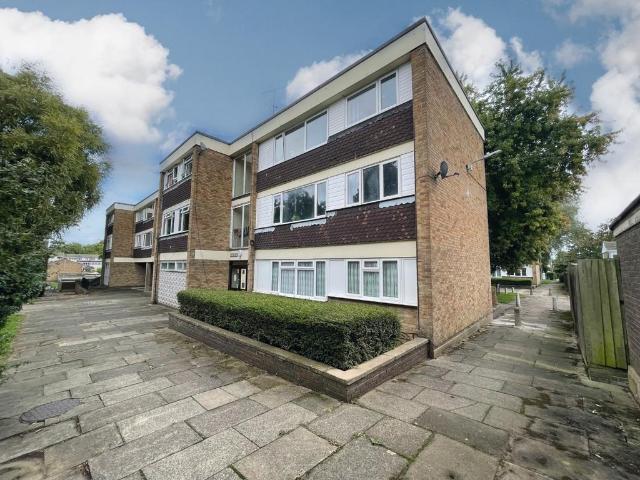 Apartment for rent in Highfield, Pouchen End