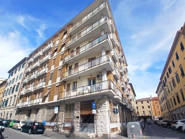 Locale Commerciale in vendita a Livorno, Toscana