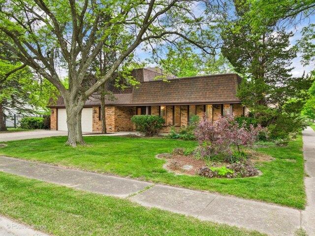 House for sale in Glenview