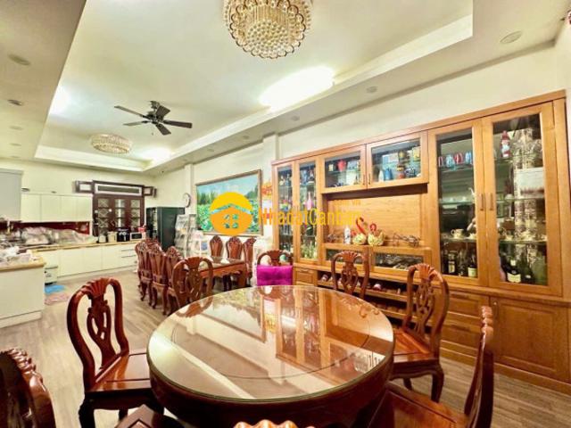 Nhà mặt phố bán