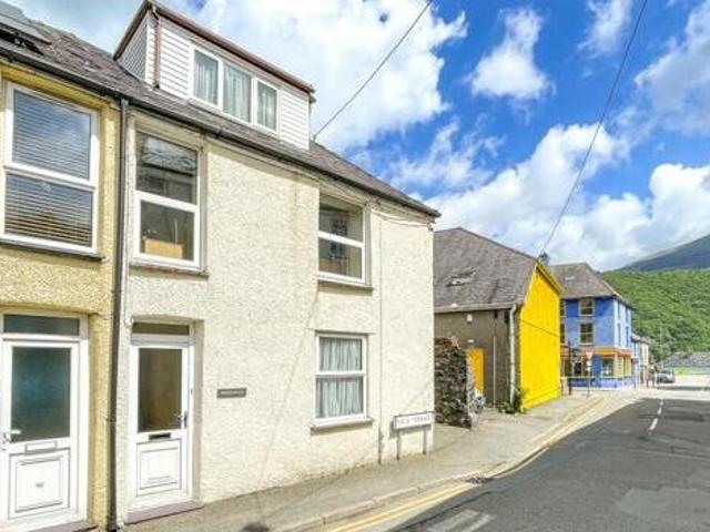House for sale in Caernarfon, Wales