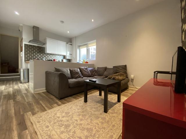 Apartment for rent in Falcon Lodge, Wales