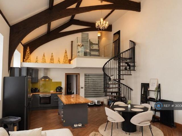 Apartment for rent in Llanbradach, Wales
