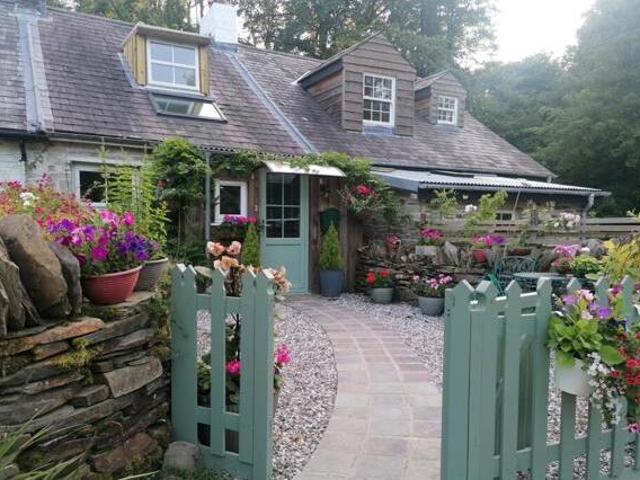 House for sale in Clunderwen, Wales