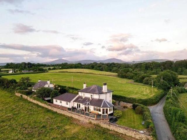 House for sale in Caernarfon, Gwynedd