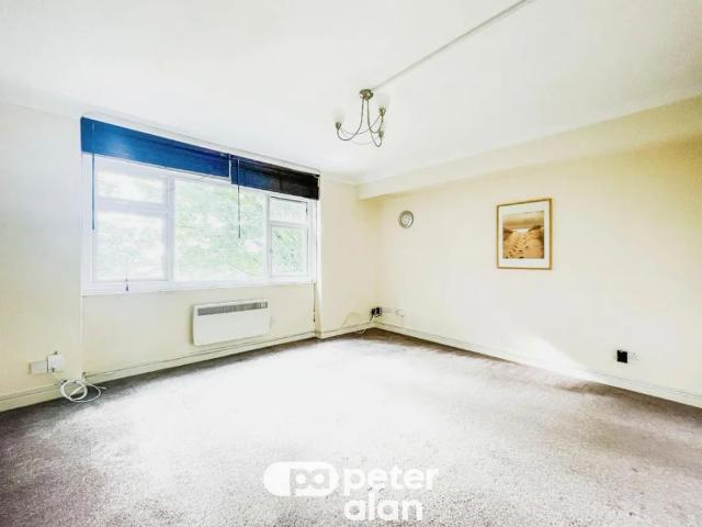 Apartment for rent in Falcon Lodge, Wales